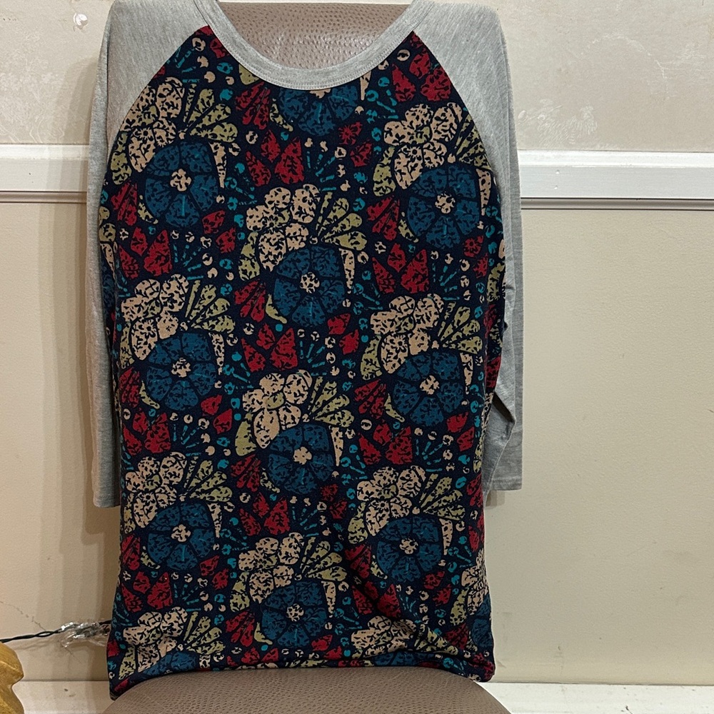LuLaRoe Multicolor Floral Top with Gray Sleeves P2P 21” to 24” and Length 27”